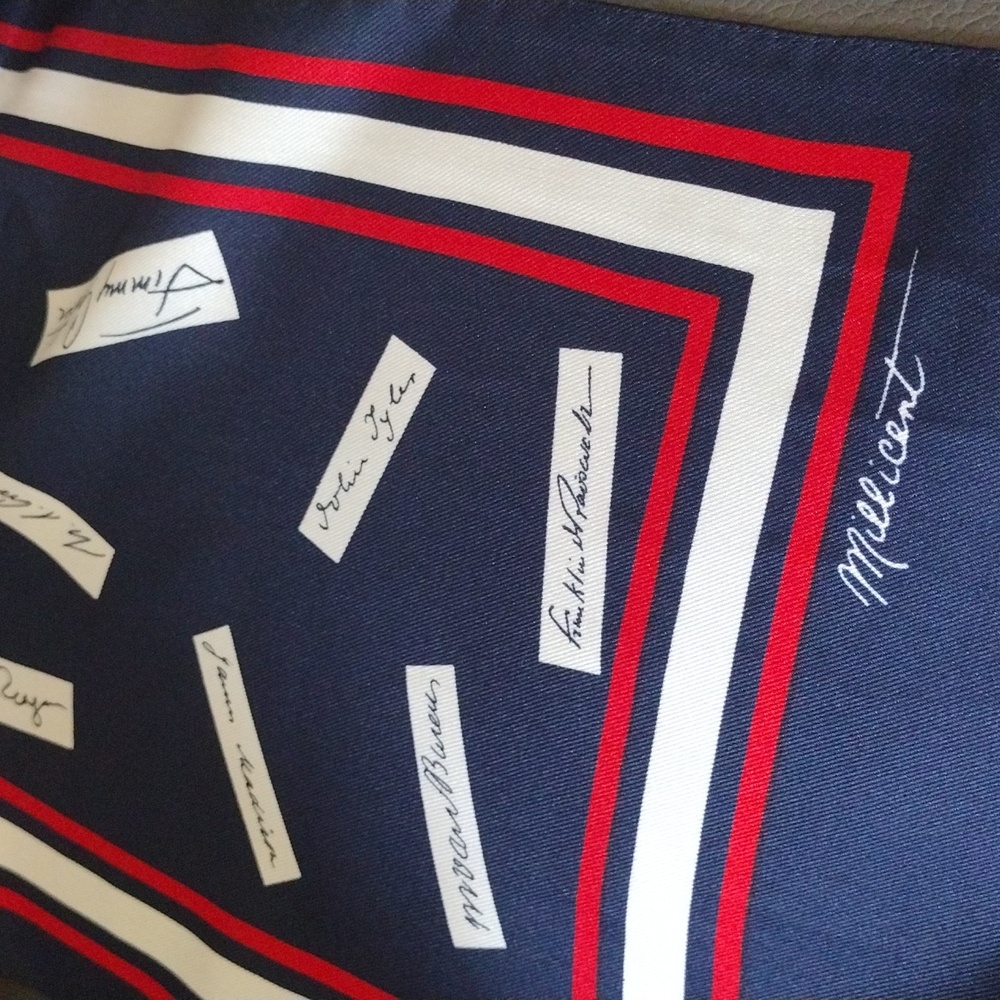 Patriotic Scarf of US Presidents - Picture 3 of 6